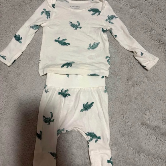Carter's Newborn PJ’s - Picture 3 of 4